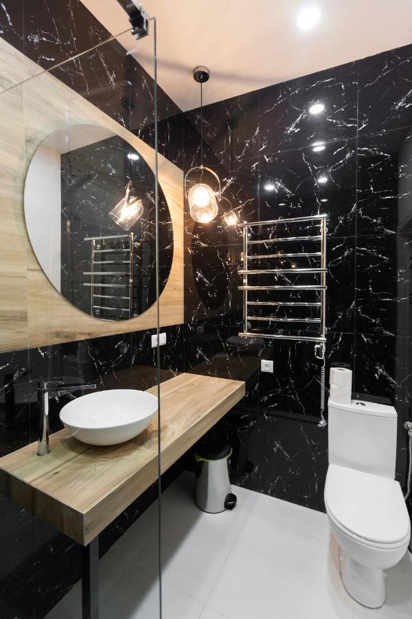 Leogrand Apartments On Khmelnytskoho 11 Lviv Kültér fotó