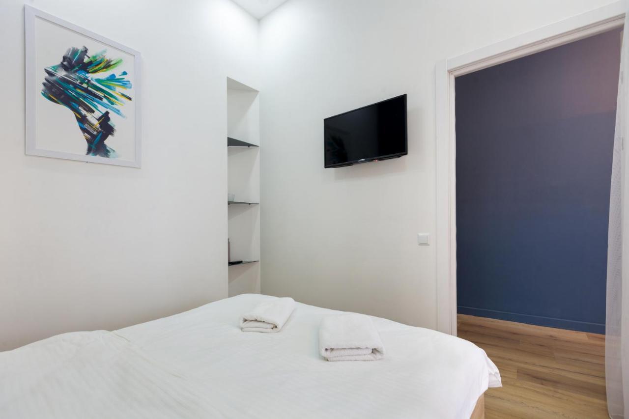 Leogrand Apartments On Khmelnytskoho 11 Lviv Kültér fotó