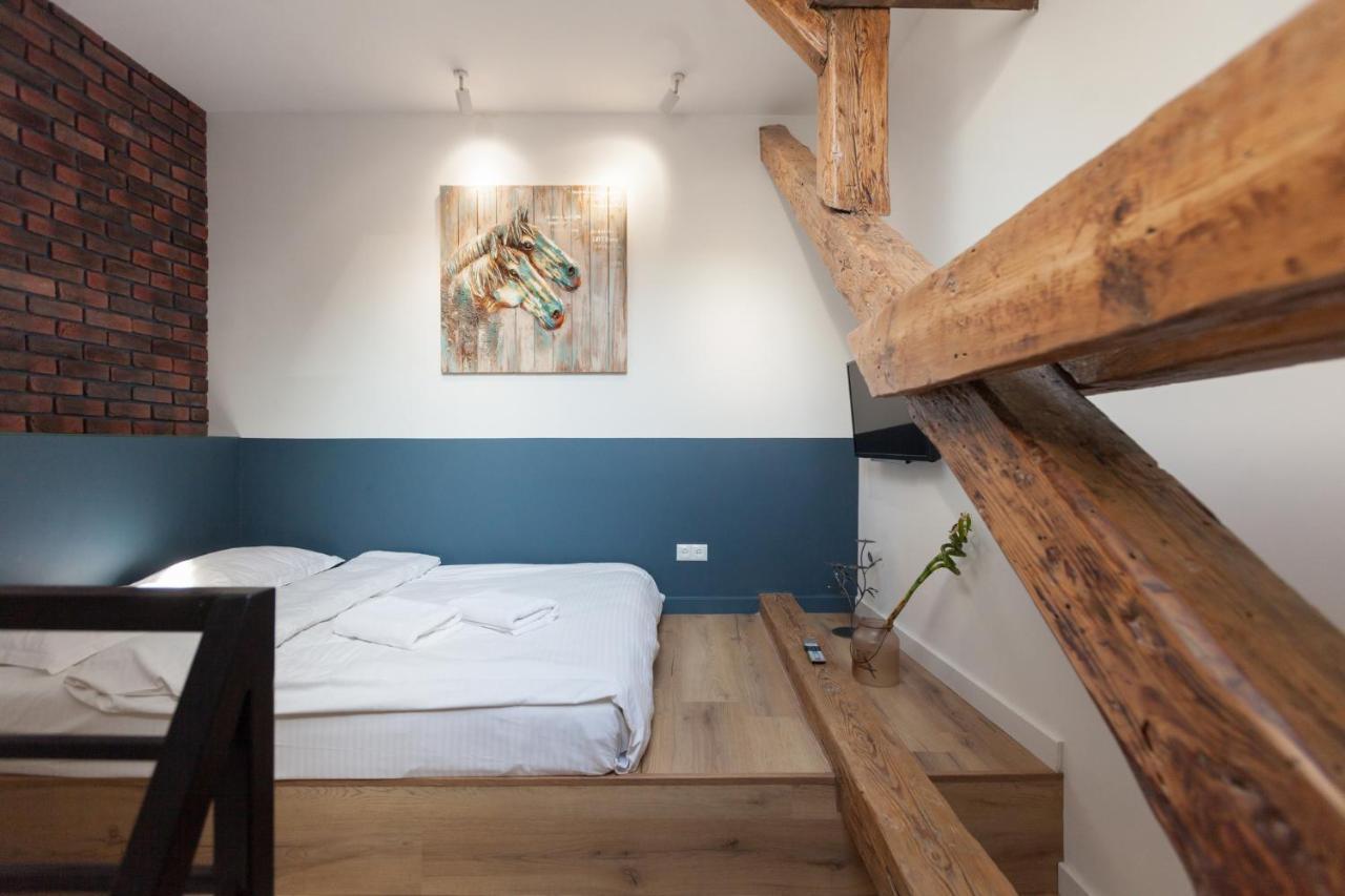 Leogrand Apartments On Khmelnytskoho 11 Lviv Kültér fotó