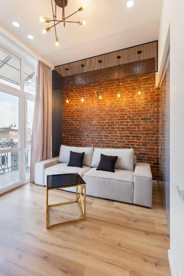 Leogrand Apartments On Khmelnytskoho 11 Lviv Kültér fotó