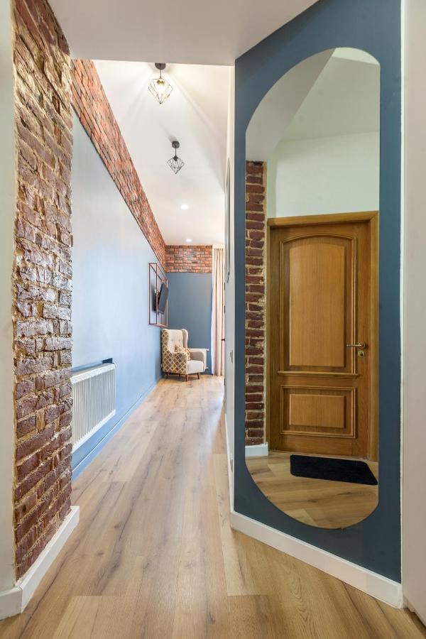 Leogrand Apartments On Khmelnytskoho 11 Lviv Kültér fotó